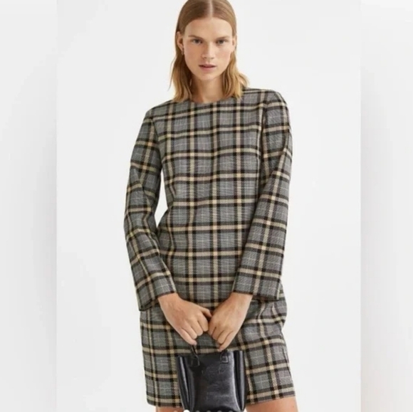 H&M Dresses & Skirts - H&M Plaid Checkered Long Sleeve Mod Shift Dress - Size Small